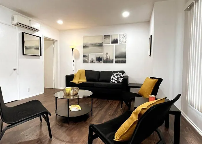 Hollywood Business Apartments